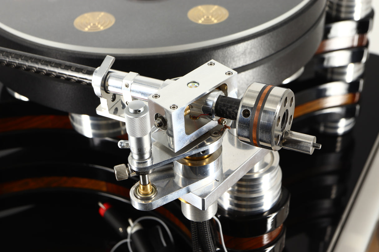 Close up view of a used S.A.M. Sinner Turntable with Audiomods Series 6 Micrometer Tonearm, and Benz Ruby Z H Cartridge 