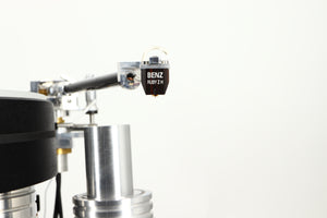 Close up view of a used S.A.M. Sinner Turntable with Audiomods Series 6 Micrometer Tonearm, and Benz Ruby Z H Cartridge 