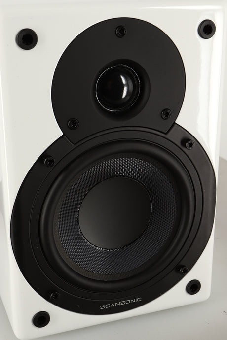 Close up view of an Ex Display Scansonic S5 Standmount Speakers in White finish