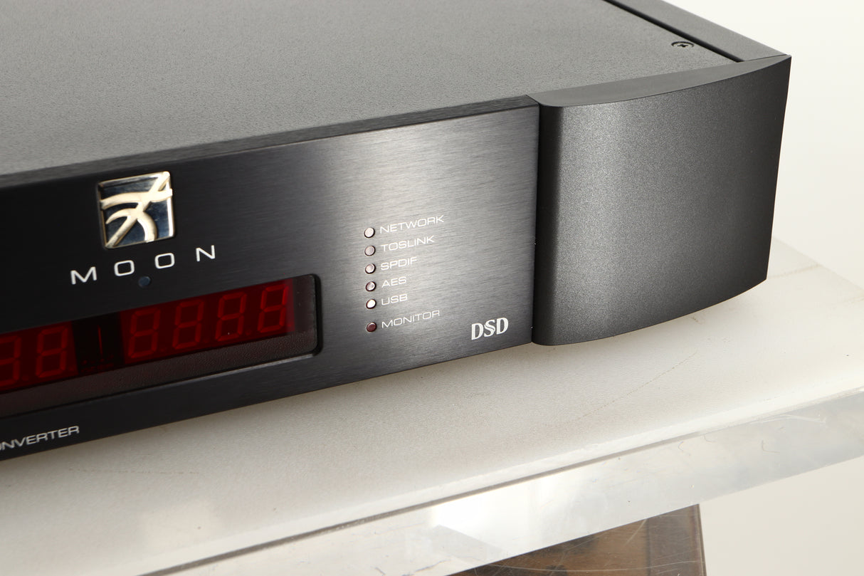 Close up view of a used Sim Audio Moon NEO 380D Mind 2 Streamer/DAC in Black finish