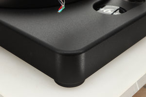 Front right corner view of a used SME Model 6 Turntable with an SME M2-9 Tonearm 