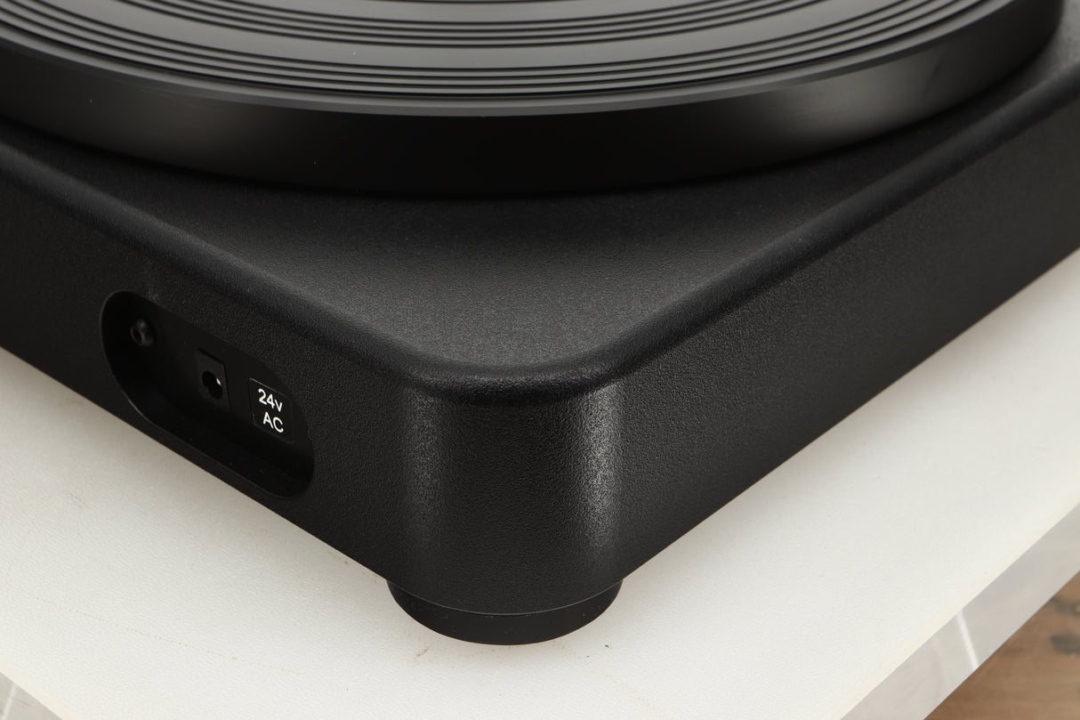 Rear right corner view of a used SME Model 6 Turntable with an SME M2-9 Tonearm 