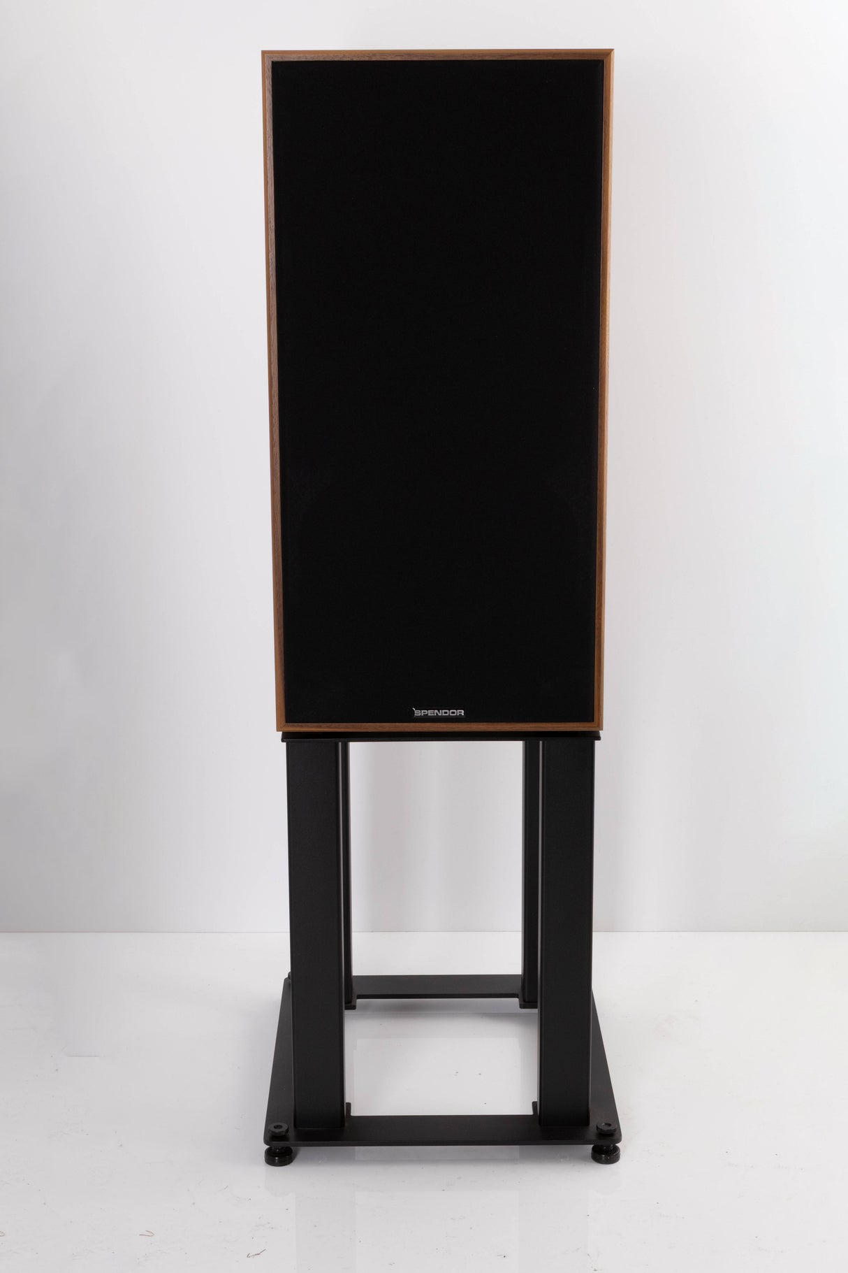 Front view of a used Spendor Classic 1/2 Standmount Speaker in Walnut finish