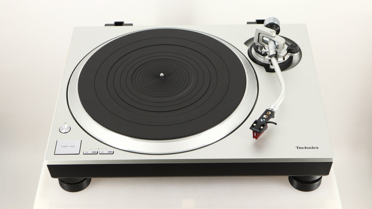 Front view of a used Technics SL-1500C Turntable in a silver finish