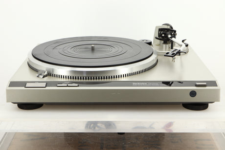 Front view of a used Technics SL-Q2 Direct Driver Turntable in Silver