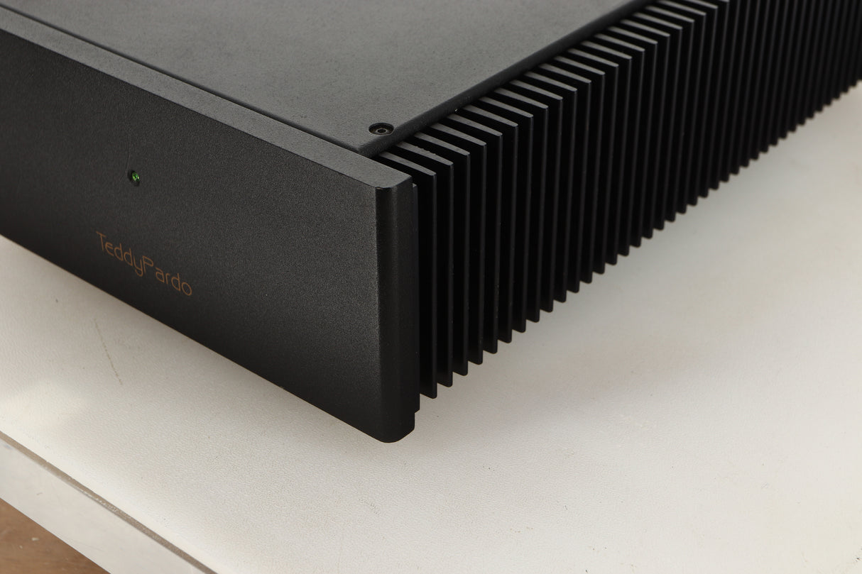 Front right corner view of a used Teddy Pardo ST-60 Power Amplifier 