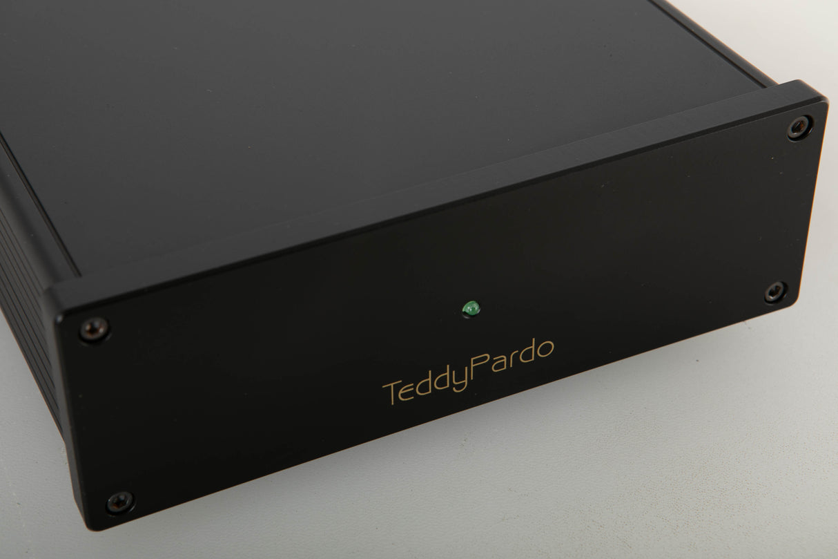 Close up view of a used Teddy Pardo TeddyCapPlus Power Supply