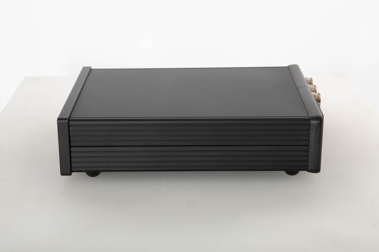 Side view of a used Teddy Pardo TeddyCapPlus Power Supply