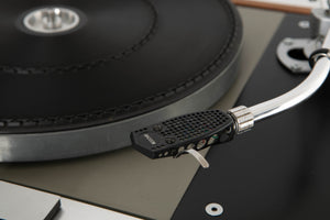 Close up view of a used Thorens TD-125 MKII Turntable with SME 3009 Tonearm