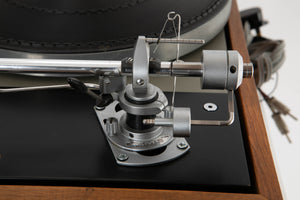 Close up view of a used Thorens TD-125 MKII Turntable with SME 3009 Tonearm