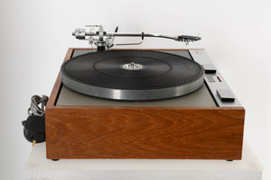 Side view of a used Thorens TD-125 MKII Turntable with SME 3009 Tonearm