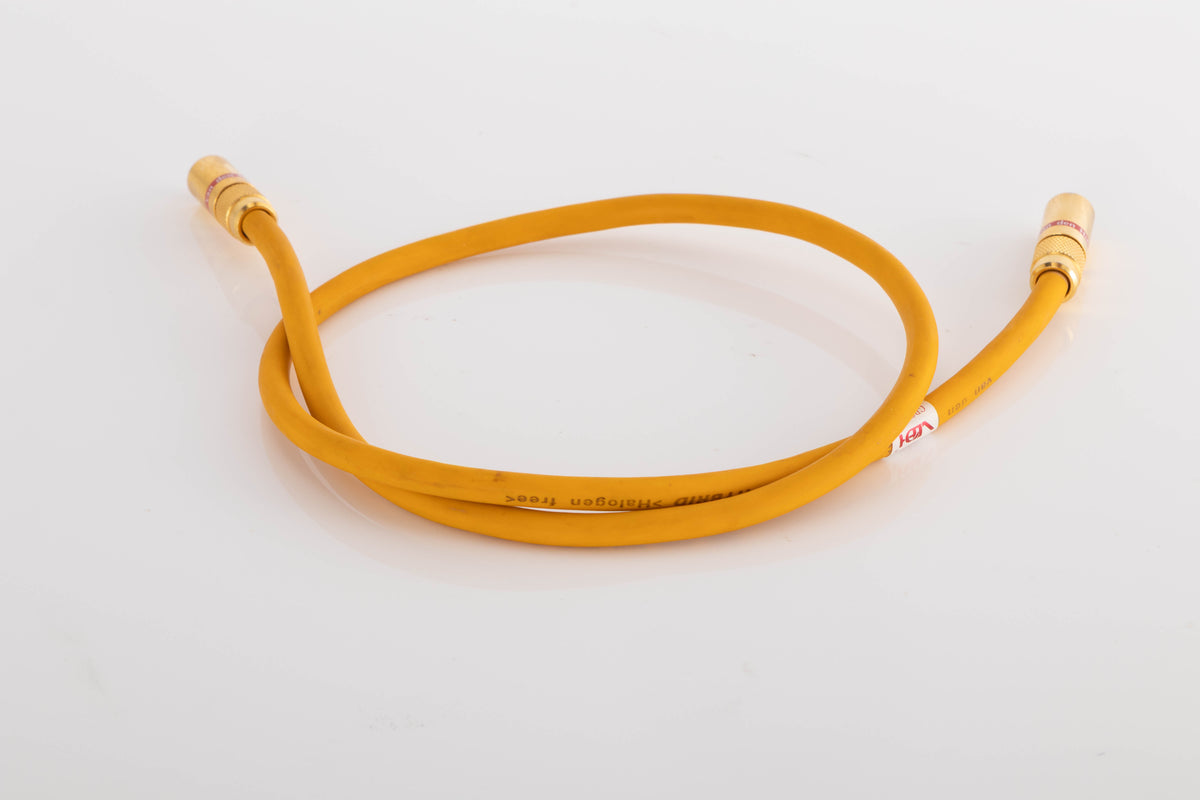 View of a used Van Den Hul D-102 MkIII 0.8m Interconnect 