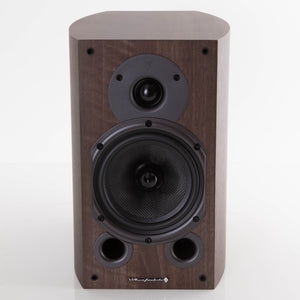 Front view of a used Wharfedale Diamond 9.1 Standmount Speaker in a Walnut Pearl finish