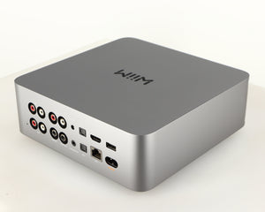 Rear left corner of a used Wiim Ultra Streamer 