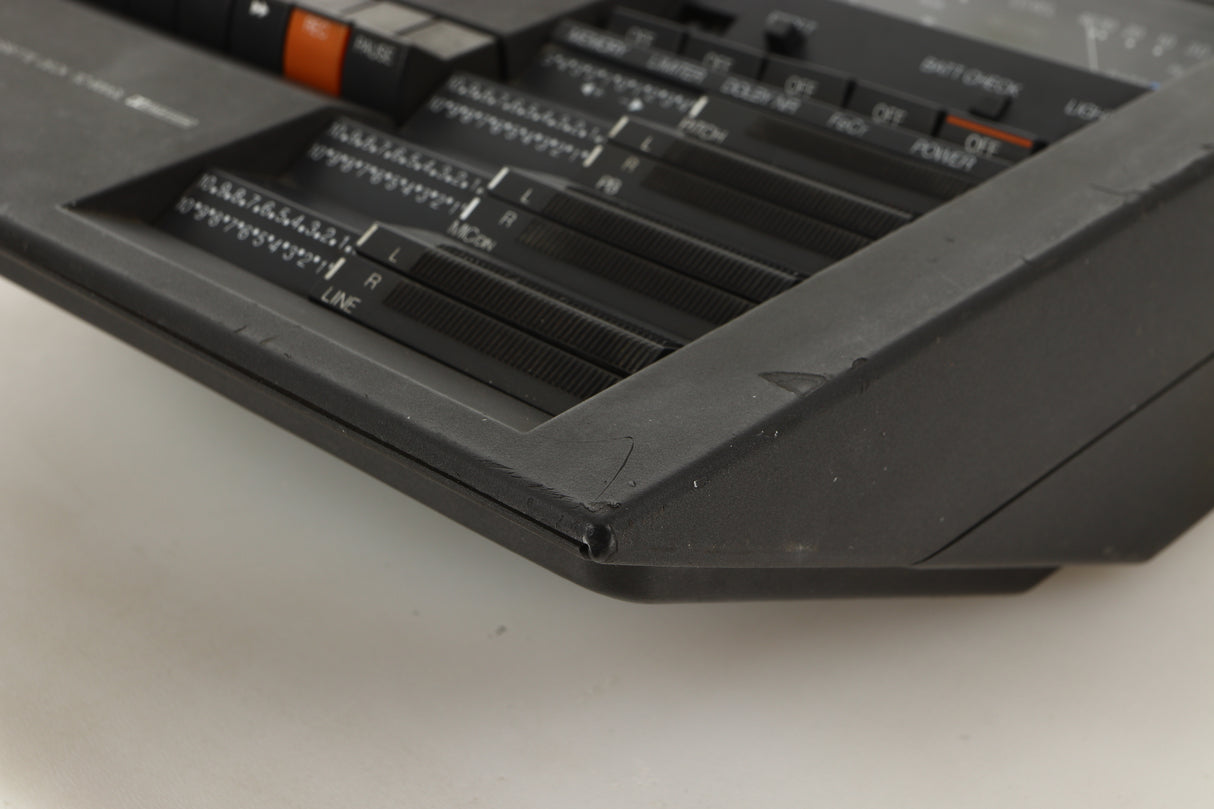 Front right corner view of a used Yamaha TC-800GL Cassette Deck 