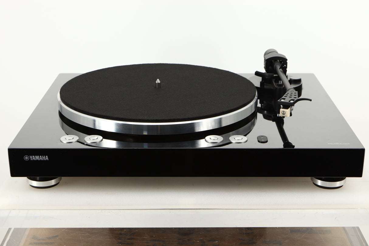 Front view of a Yamaha TTN503 MusicCast Turntable in Black finish