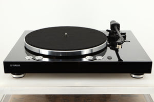 Front view of a Yamaha TTN503 MusicCast Turntable in Black finish