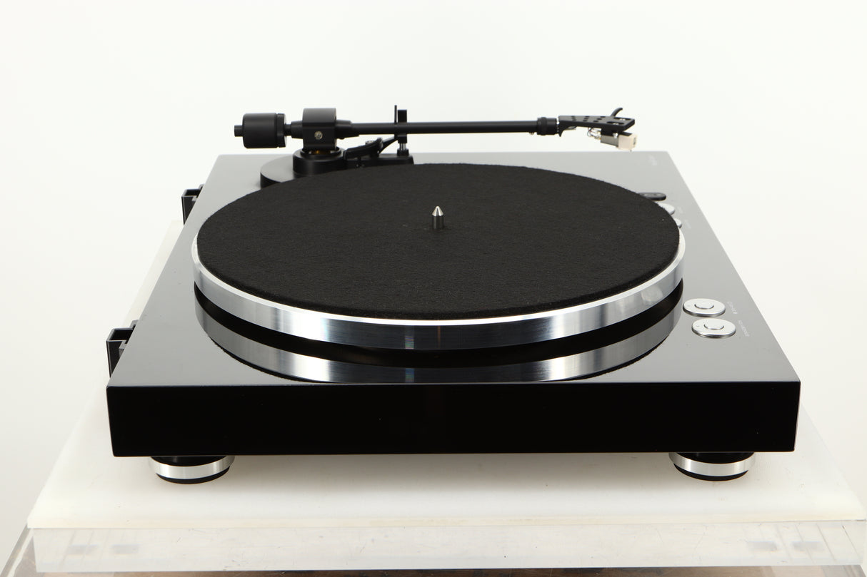 Side view of a Yamaha TTN503 MusicCast Turntable in Black finish