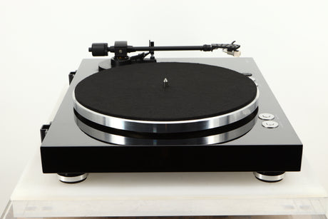 Side view of a Yamaha TTN503 MusicCast Turntable in Black finish