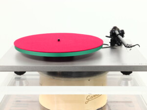 Rega RP40 Anniversary Edition Turntable - Titanium / Elys 40 Cartridge - Image 2