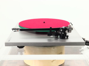 Rega RP40 Anniversary Edition Turntable - Titanium / Elys 40 Cartridge - Image 3
