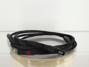 Chord Co. Signature Tuned Aray Interconnect Cables 2XLR-4XLR 1.0m Pair - Image 4