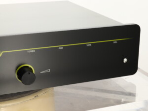 Dynavector L-300 Pre Amplifier inc. Phonostage - Image 12
