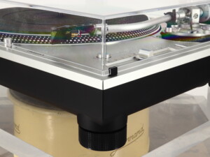 Technics SL-1200GR2 Turntable  / Ortofon 2M Black Cartridge - Image 8
