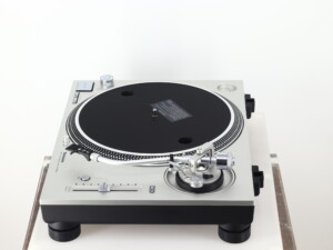Technics SL-1200GR2 Turntable  / Ortofon 2MR Black Cartridge - Image 3