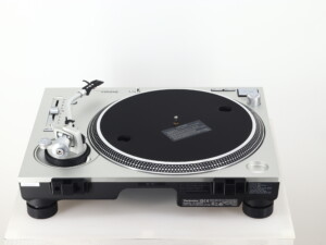 Technics SL-1200GR2 Turntable  / Ortofon 2MR Black Cartridge - Image 4