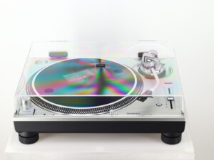 Technics SL-1200GR2 Turntable  / Ortofon 2MR Black Cartridge - Image 6