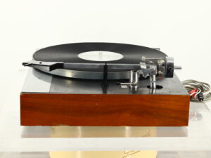 ERA 444 Turntable - Image 3