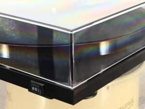 Pro-Ject E1 BT Turntable - Gloss Black - Image 9