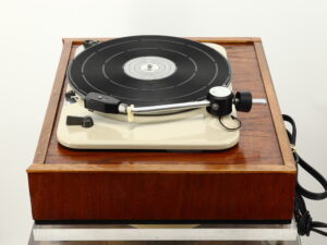 Thorens TD-135 Turntable / BTD-12S Tonearm - Image 3