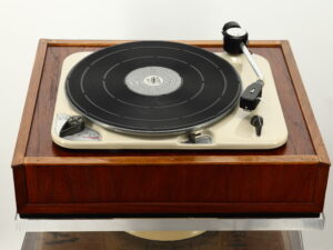 Thorens TD-135 Turntable / BTD-12S Tonearm - Image 13