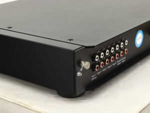 Rega Elex-R Integrated Amplifier - Image 7