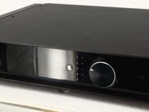 Rega Elex-R Integrated Amplifier - Image 10