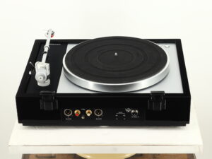 Thorens TD-1600 Turntable / AT-VM540ML Cartridge - Gloss Black - Image 4