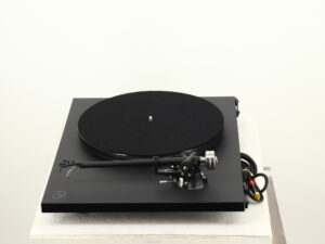 Rega Planar 6 Turntable - Matt Polaris Grey - Image 3