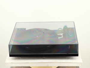 Rega Planar 6 Turntable - Matt Polaris Grey - Image 6