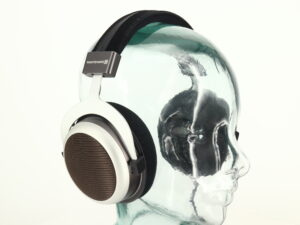 Beyerdynamic T 90 Headphones - Image 7