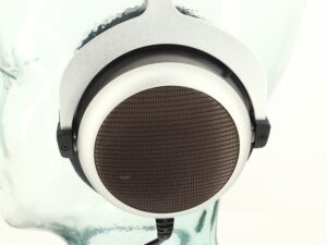 Beyerdynamic T 90 Headphones - Image 8