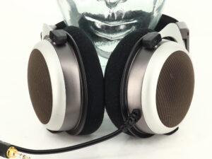 Beyerdynamic T 90 Headphones - Image 11