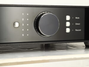 Rega Elicit-R Integrated Amplifier - Image 12