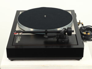 Linn LP12 Turntable - Black Ash / Hercules II / Akito Tonearm / Rega Bias Cartridge - Image 3