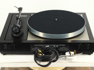 Linn LP12 Turntable - Black Ash / Hercules II / Akito Tonearm / Rega Bias Cartridge - Image 4