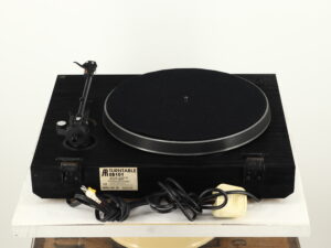 Acoustic Research AR EB101 Turntable - Black - Image 4