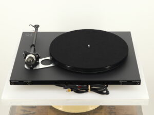 Rega Planar 6 Turntable - Matt Polaris Grey - Image 4