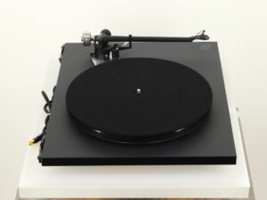 Rega Planar 6 Turntable - Matt Polaris Grey - Image 5