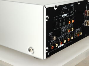 Technics SU-G700M2 Integrated Amplifier - Silver - Image 9